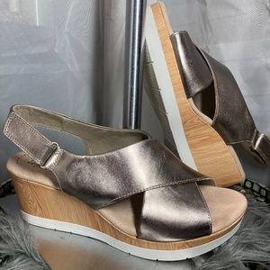 Metallic Wedges